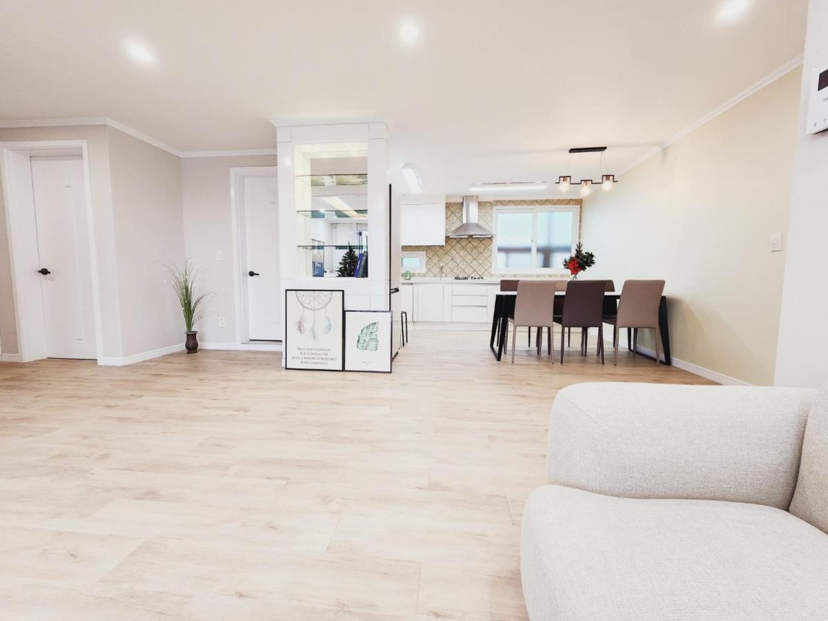 Grand Open Hongdae Houes 4bdr 2bth 아파트