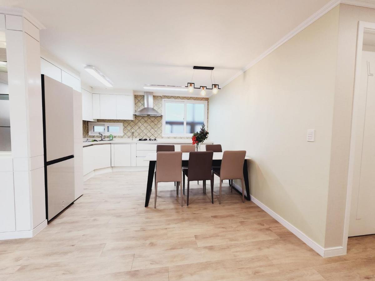 Grand Open Hongdae Houes 4bdr 2bth 아파트 *